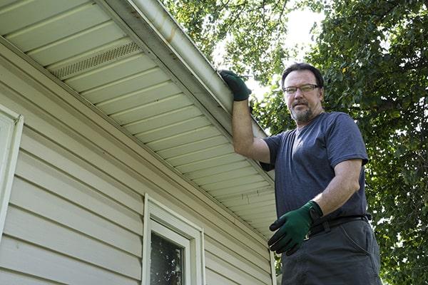 employees at Gutter Cleaning of Glendora